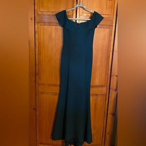 NWT Betsey & Adams Formal Off The Shoulder Maxi Dress Hunter Green Size 4